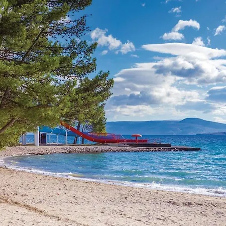 Awesome In Kostrena With Jacuzzi Διαμέρισμα