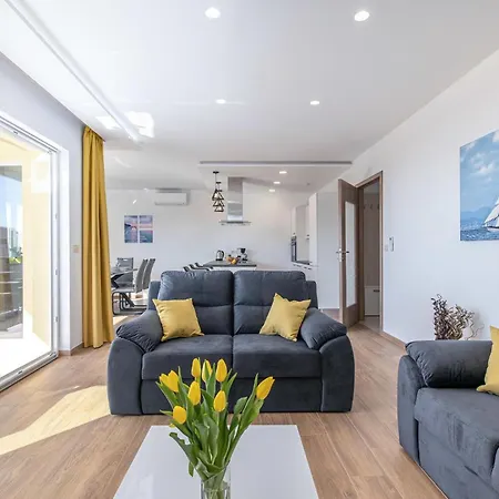 Apartman Amazing In Kostrena With Swimming Pool Žurkovo