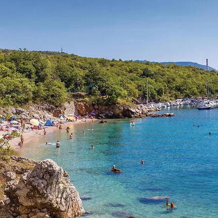 Awesome In Kostrena With Jacuzzi Διαμέρισμα