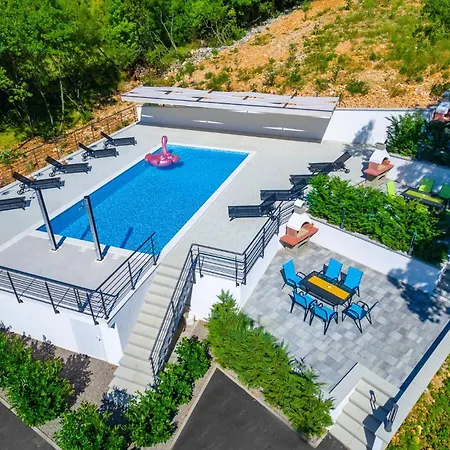 Amazing In Kostrena With Swimming Pool Apartman Žurkovo