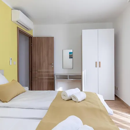 Awesome In Kostrena *