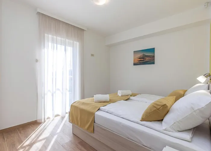 Awesome In Kostrena Apartman